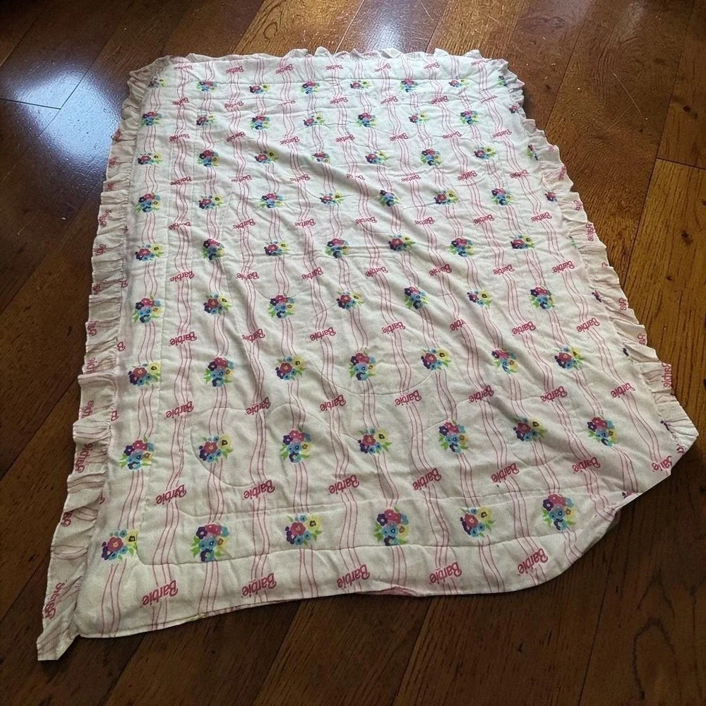 Vintage 90s Mattel 2 Sided Barbie Floral Hearts Comforter Twin 66